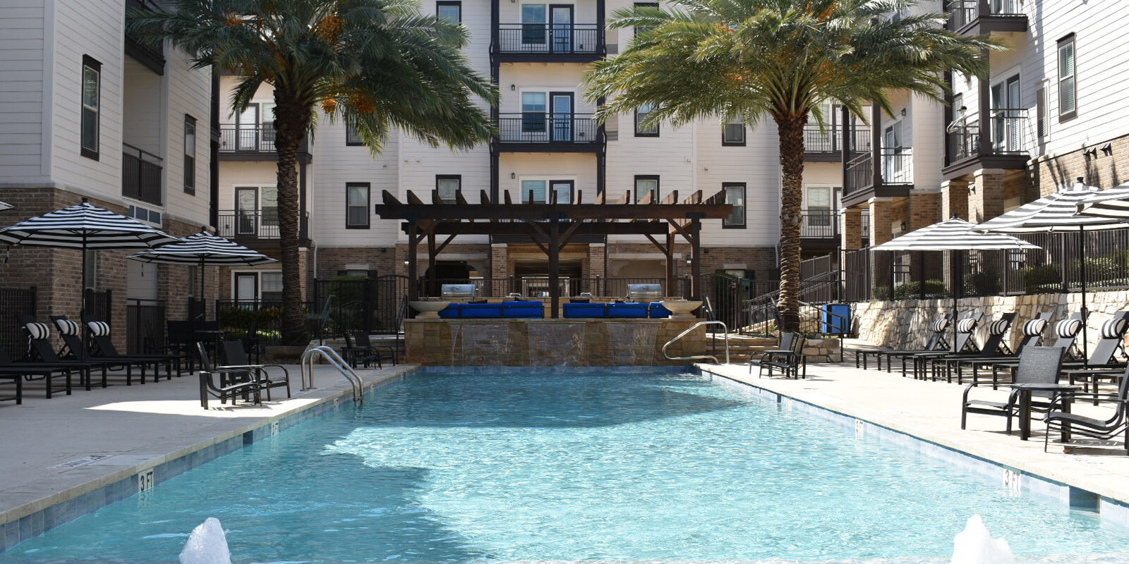 Apartments Near UTSA Avalon Place